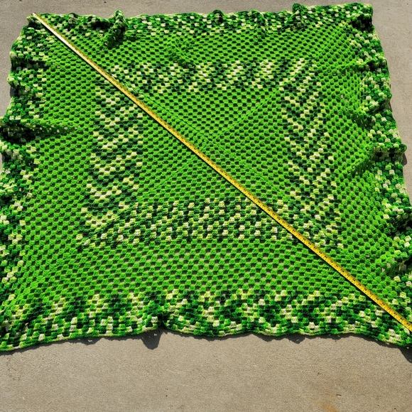 VINTAGE Crochet Blanket - Picture 4 of 10